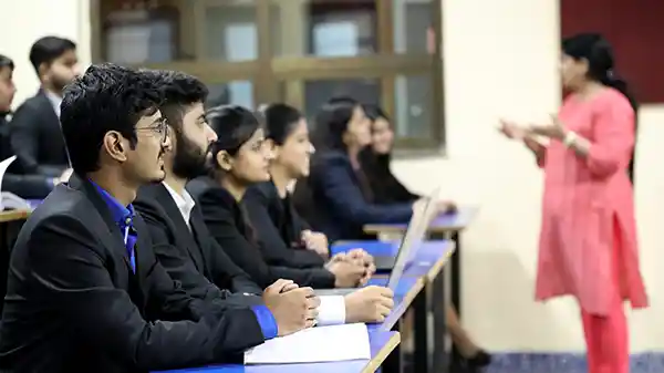 Futuristic Courses for aspiring young entrepreneurs